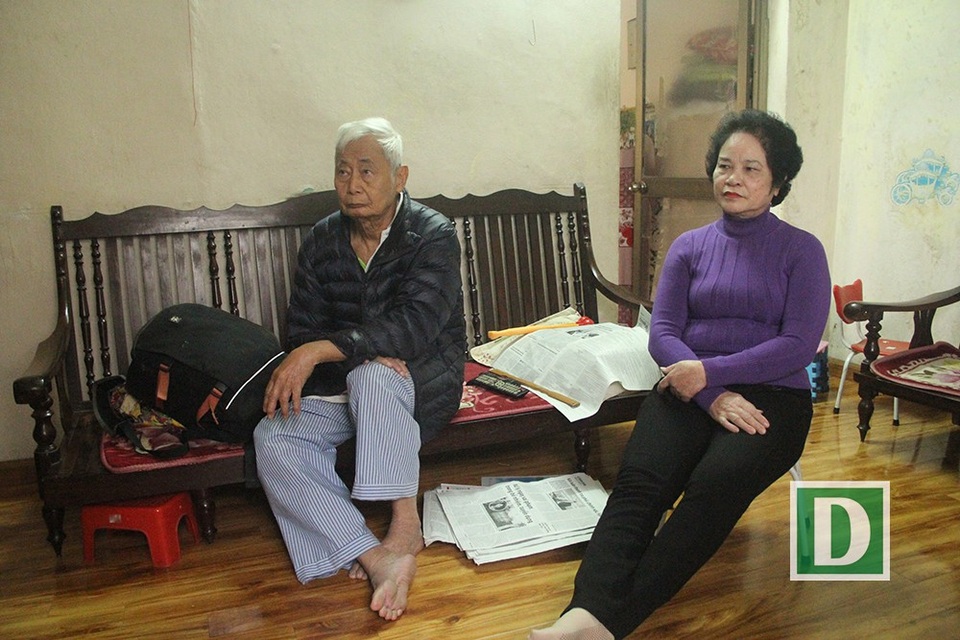 Người Hà Nội đón nhận “loa phường kiểu mới” thế nào? - 3
Thiết bị mới nhỏ gọn, được nhiều người trung tuổi nhận xét là âm thanh tốt, âm lượng vừa phải, hợp lý hơn so với sự ồn ào của loa phường cũ