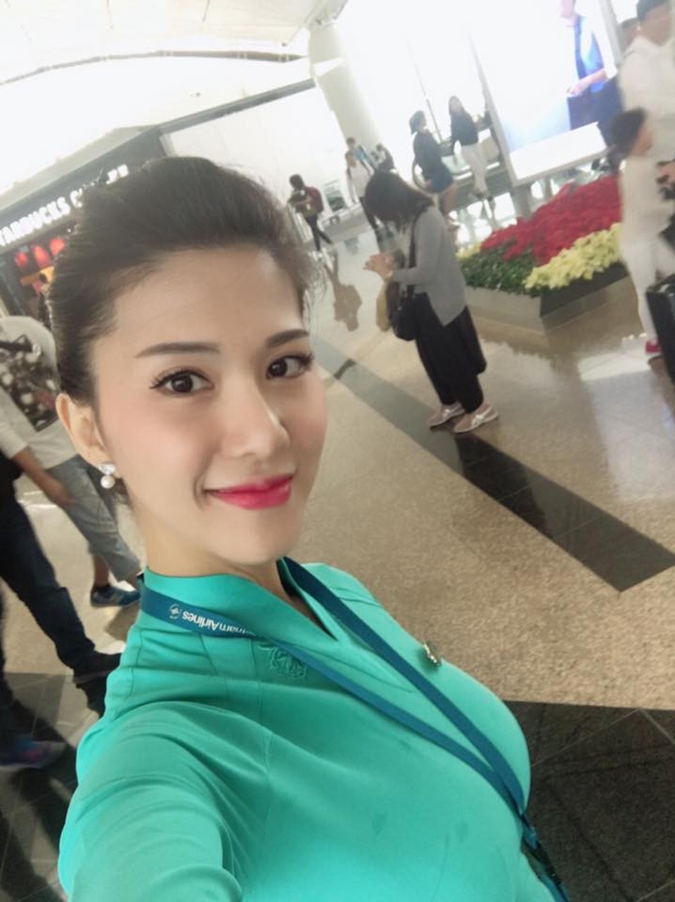 Nữ tiếp viên hàng không bất ngờ dự thi Hoa hậu Quý tộc Thế giới - 1 Chân dung Vương Loan ngoài đời.