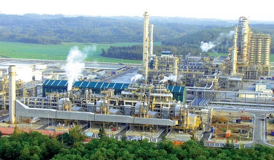 Bộ Công Thương nói gì về đàm phán "hớ" lọc dầu Nghi Sơn? - 1 Ước tính 10 năm tới PVN phải bỏ ra hàng tỷ USD bù lỗ cho Lọc dầu Nghi Sơn có vốn đầu tư 9 tỷ USD.