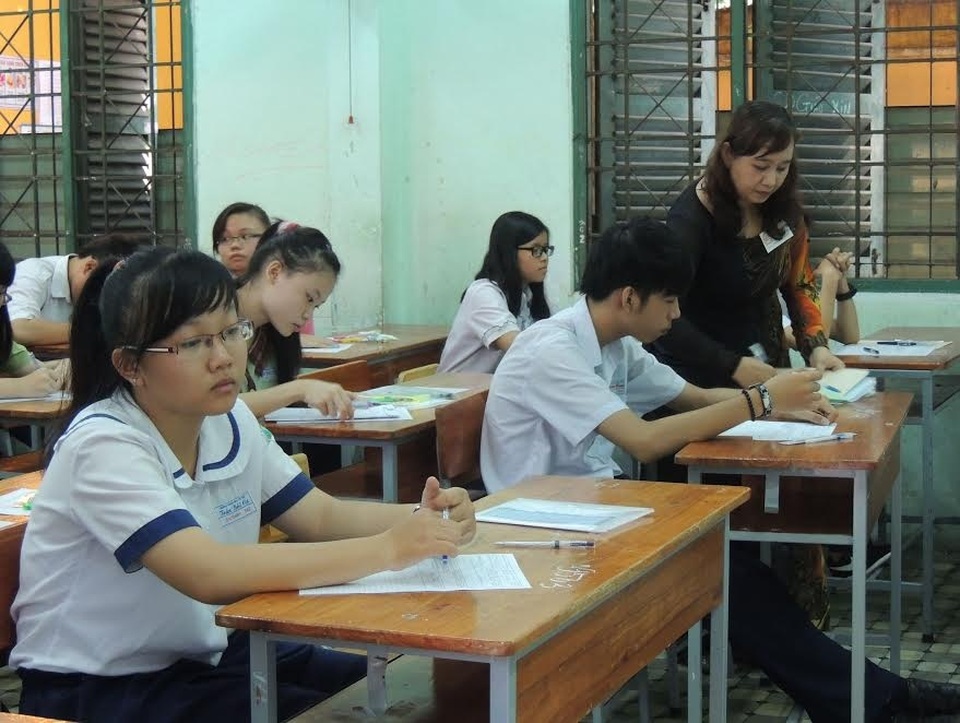 Ôn không có thời gian ăn ngủ, học sinh vẫn lo rớt lớp 10 - 2 Nhiều học trò chịu áp lực chọn trường từ gia đình vượt quá mong muốn và năng lực của mình