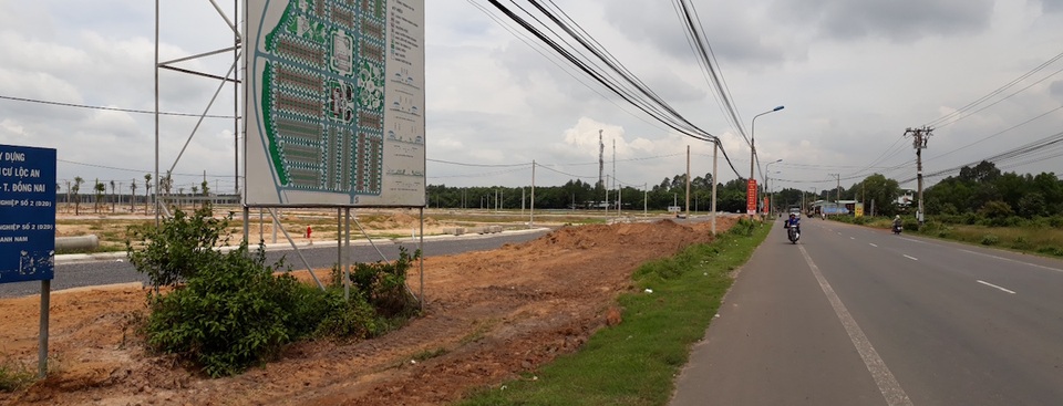 Lại "loạn" giá đất quanh dự án sân bay Long Thành - 4 Kể từ đầu tháng 6/2017, thị trường bất động sản tại khu vực huyện Long Thành lại một lần nữa sôi động khi nhiều dự án tại đây được khởi động, giá đất được đẩy lên chóng mặt