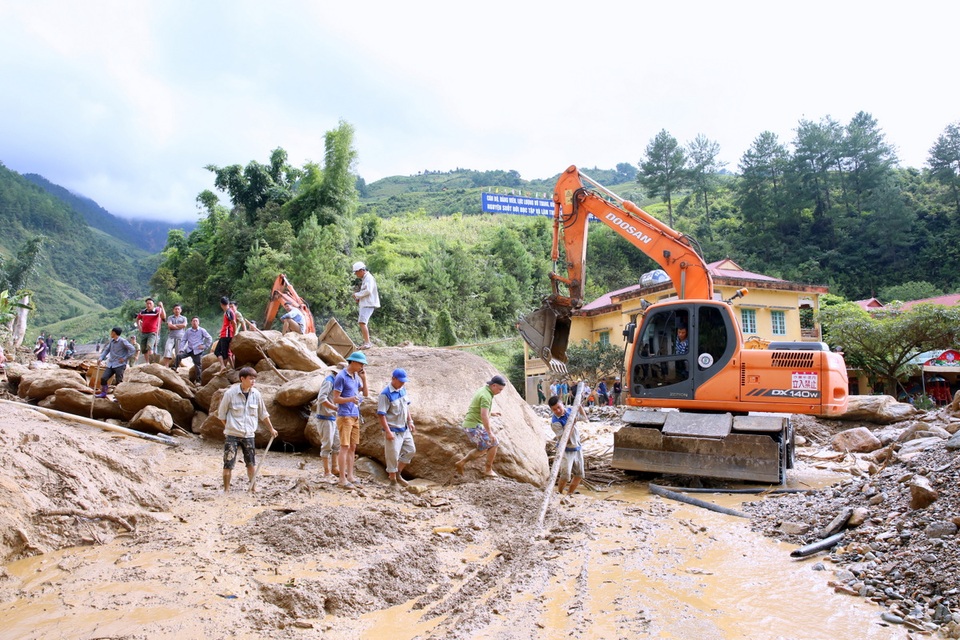 Nỗ lực tìm kiếm người mất tích trong lũ quét tại Yên Bái - 5 Nỗ lực tìm kiếm người mất tích trong lũ quét tại Yên Bái - 5