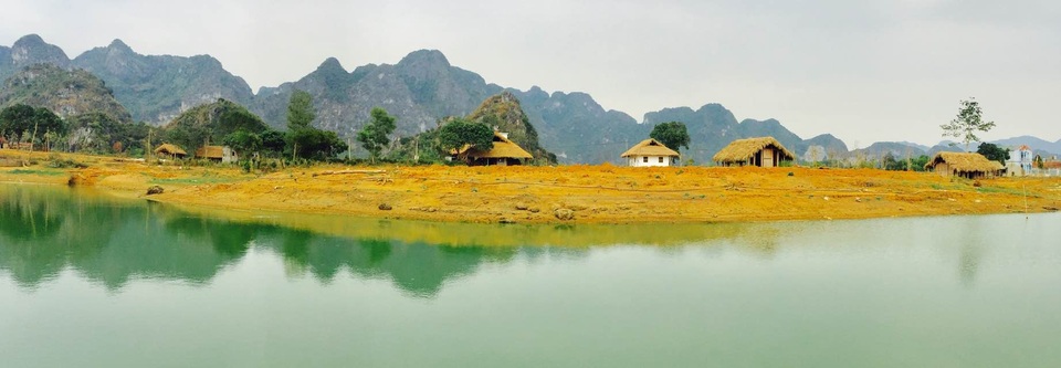 Đạo diễn Lưu Trọng Ninh thoát “tử thần” kỳ diệu khi vừa phẫu thuật tim đã đi làm phim - 2 Ngôi làng biệt lập cách Hà Nội hơn 50km về phía chùa Hương của đạo diễn Lưu Trọng Ninh.