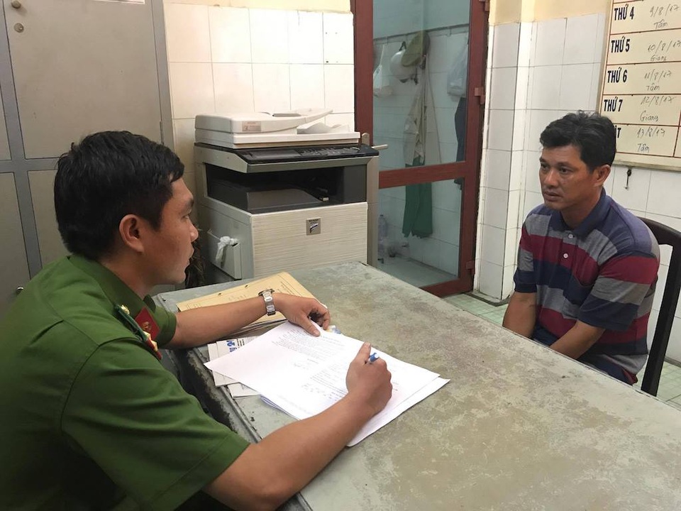 Dùng thẻ Hội Cựu chiến binh giả đòi "giải cứu" người nghiện - 1 Trần Chí Văn tại cơ quan công an