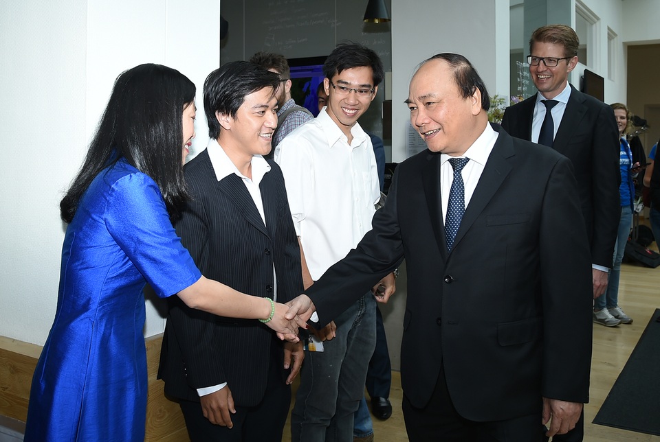 Thủ tướng Nguyễn Xuân Phúc thăm trường đại học tốt nhất Hà Lan - 3 Lưu học sinh Việt Nam đang học tập tại trường Đại học tốt nhất Hà Lan