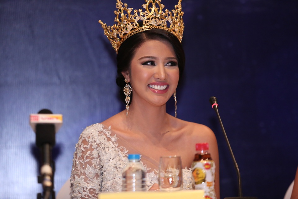 Top 5 Hoa hậu hoà bình thế giới 2016 ấn tượng khi tới Việt Nam - 1 Hoa hậu Ariska Putri Pertiwi. Ảnh: H.N