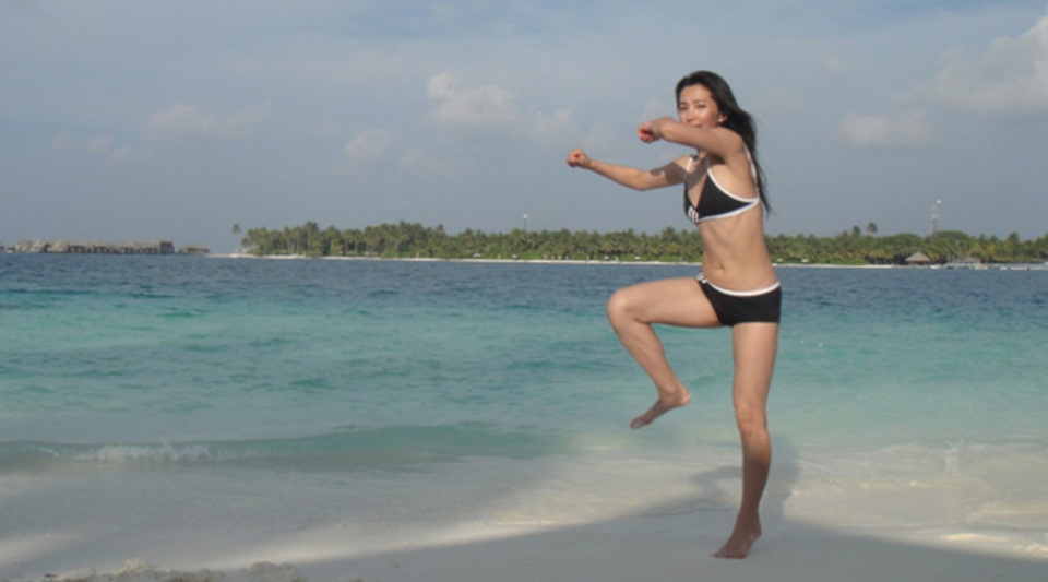 
Cách đây 1 tháng, có thông tin cho rằng Lý Băng Băng đang mang bầu với bạn trai kém cô 15 tuối, Hứa Văn Nam. Song, những hình ảnh mới nhất của người đẹp họ Lý đã chứng minh thông tin trên không chính xác.
