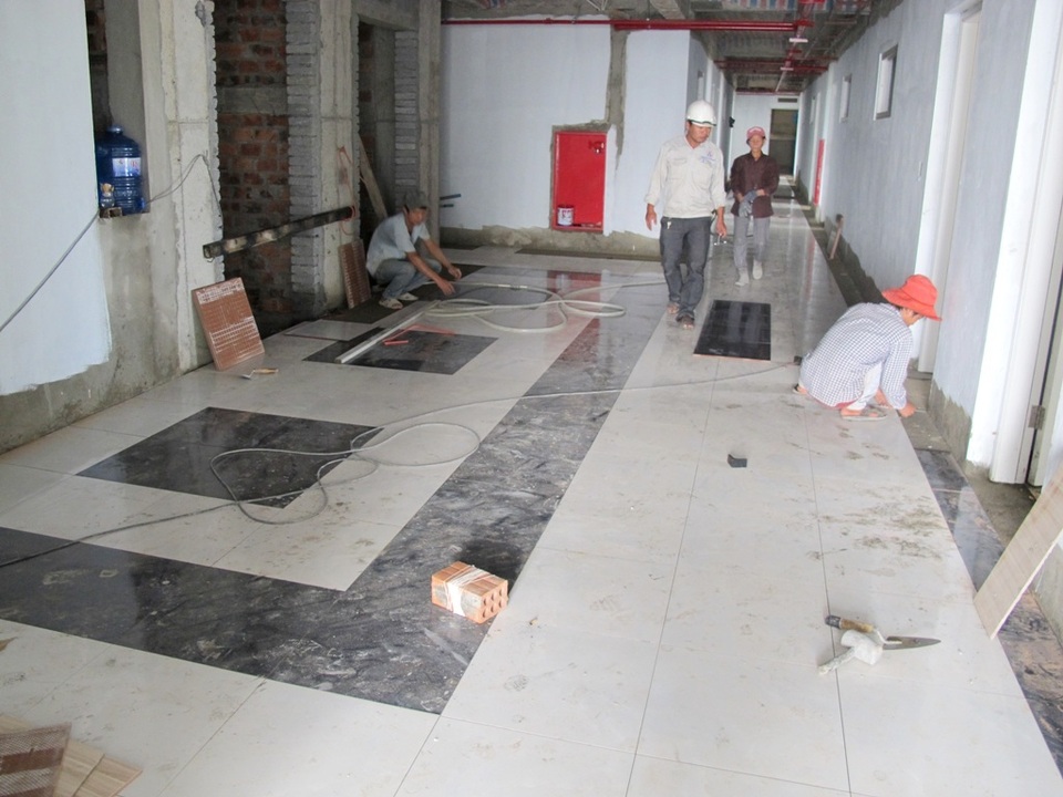 Lý giải nguyên nhân nhà ở xã hội Aranya Huế chậm tiến độ - 1 Các lối đi hành lang trong chung cư Aranya