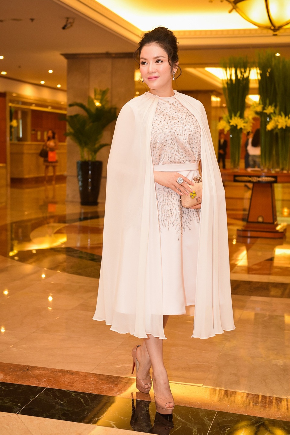 Người đẹp cũng là một trong những giám khảo của đêm chung kết Hoa hậu Đại Dương 2017