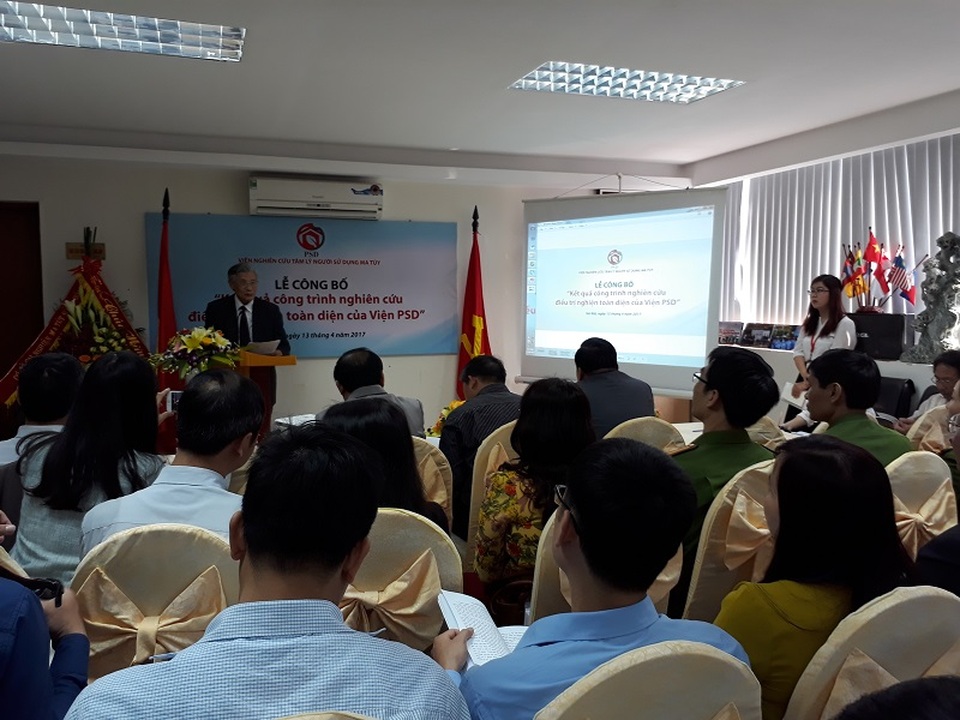 Thành công với phương pháp chống tái sử dụng ma túy bằng liệu pháp tâm lý - 1
Quang cảnh buổi lễ công bố kết quả nghiên cứu về phương pháp chống tái sử dụng ma túy bằng liệu pháp tâm lý.