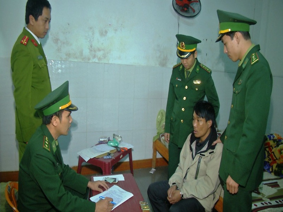 Bắt đối tượng vận chuyển 0,5kg ma túy đá tại nhà nghỉ - 1 Đối tượng có hành vi vận chuyển, mua bán ma túy bị bắt giữ (Ảnh: Đình Tiến)