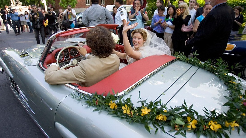 Chiêm ngưỡng chiếc xe yêu thích của Thủ tướng "nam thần" Canada - 8