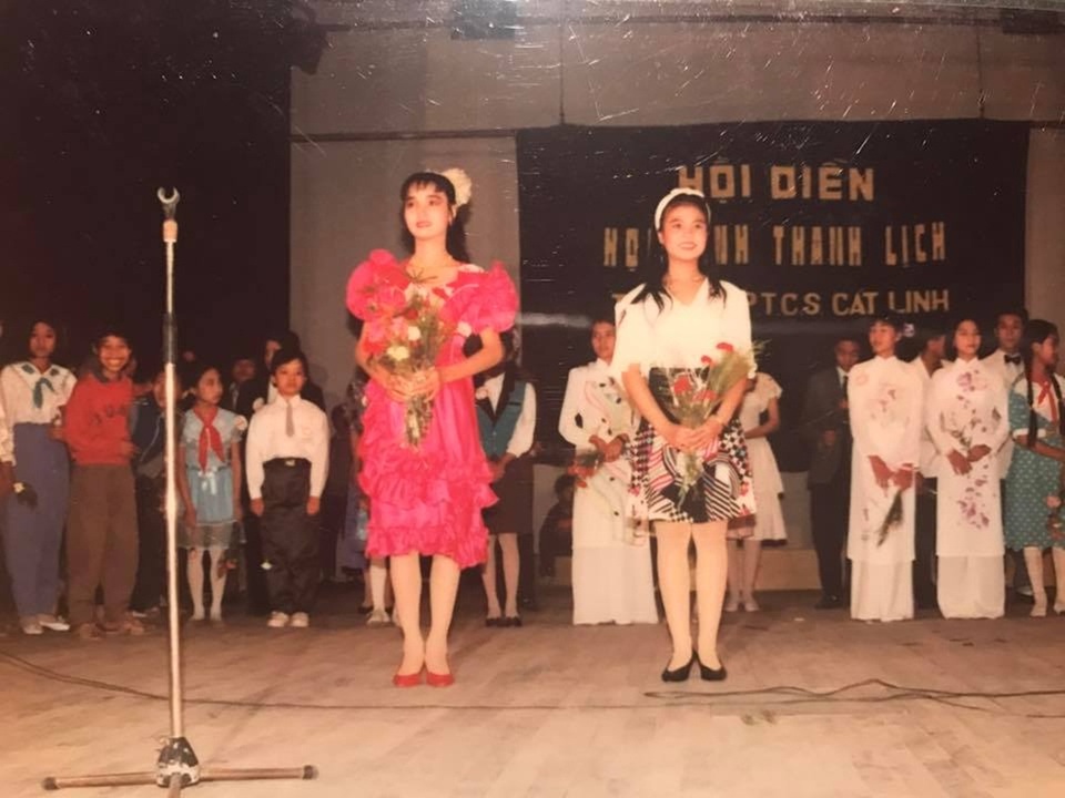 Mai Thu Huyền tiết lộ thời “nữ sinh thanh lịch” nhận nhiều thư làm quen - 4 Mai Thu Huyền tiết lộ thời “nữ sinh thanh lịch” nhận nhiều thư làm quen - 4