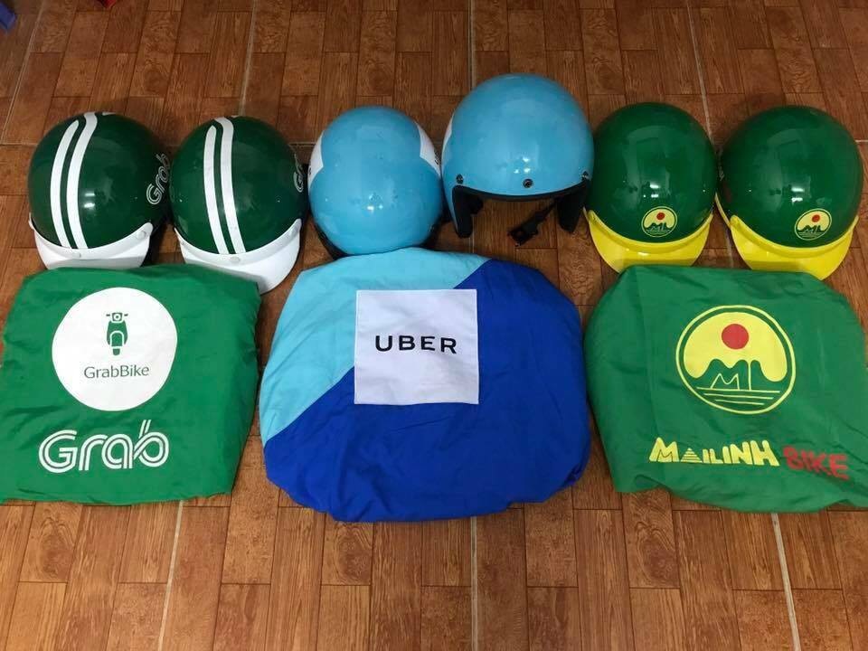 Thu hoa hồng ít hơn Grab, Uber “đối tác” vẫn phân vân về Mai Linh bike - 1 Nhiều tài xế chạy luôn cả 3 ứng dụng một lúc