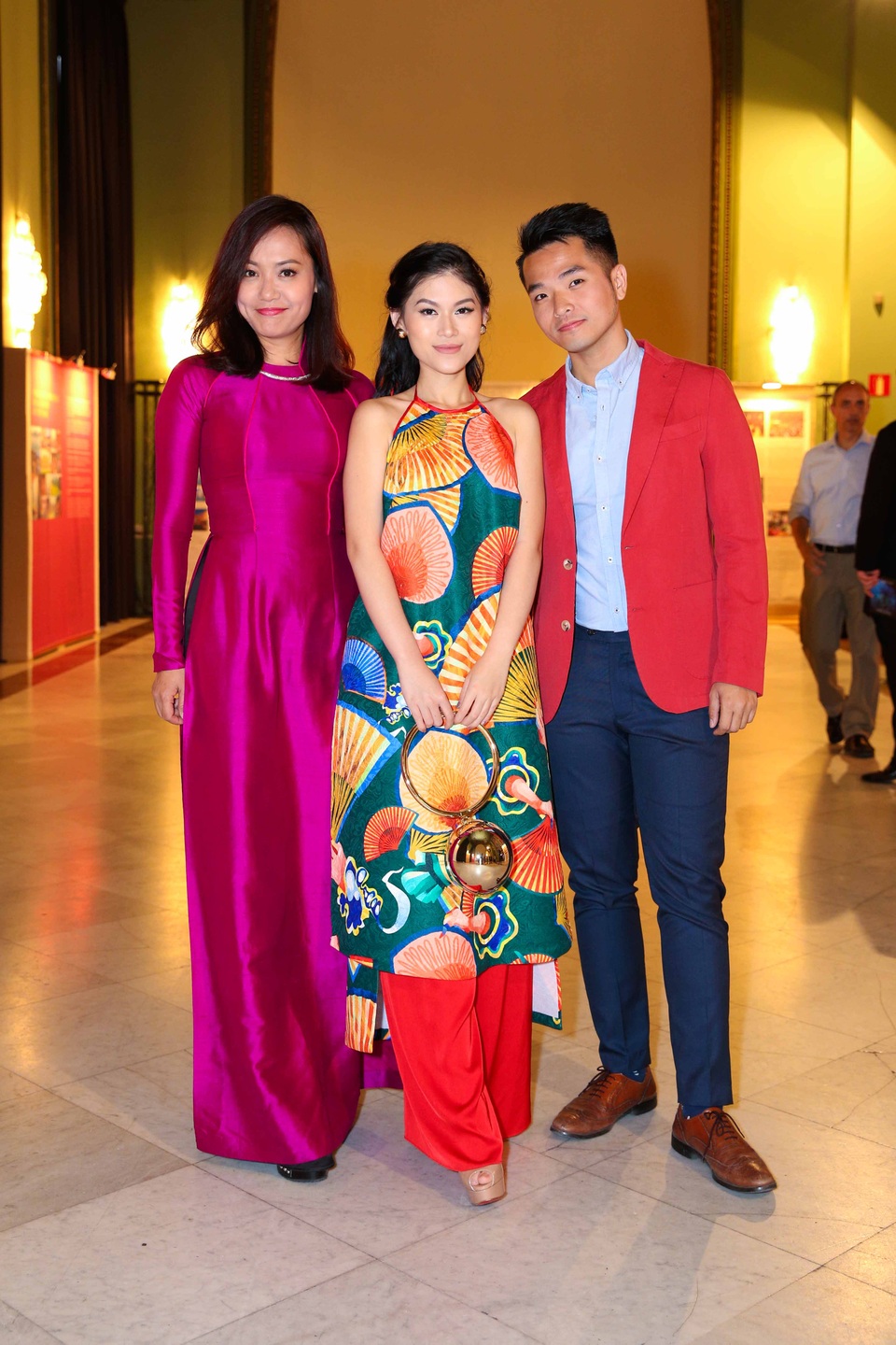 Đạo diễn Hồng Ánh, diễn viên Ngọc Thanh Tâm và Phạm Hồng Phước trước giờ công chiếu phim Đảo của dân ngụ cư.