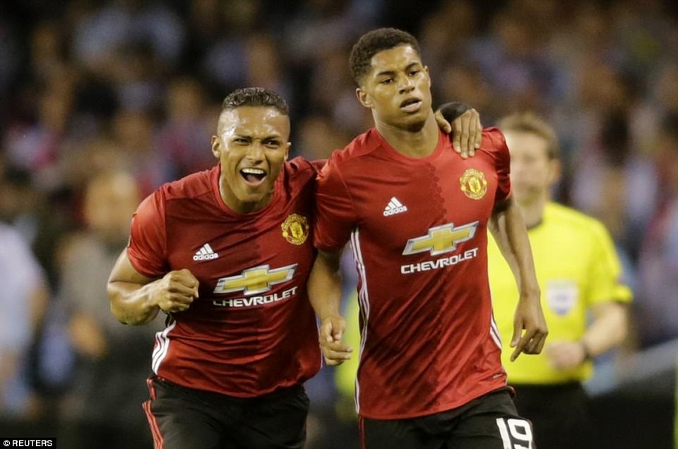Vô địch Europa League, MU chưa chắc được dự vòng bảng Champions League - 1 Ngay cả khi vô địch Europa League, MU có thể phải tham dự Champions League mùa giải tới từ vòng play-off