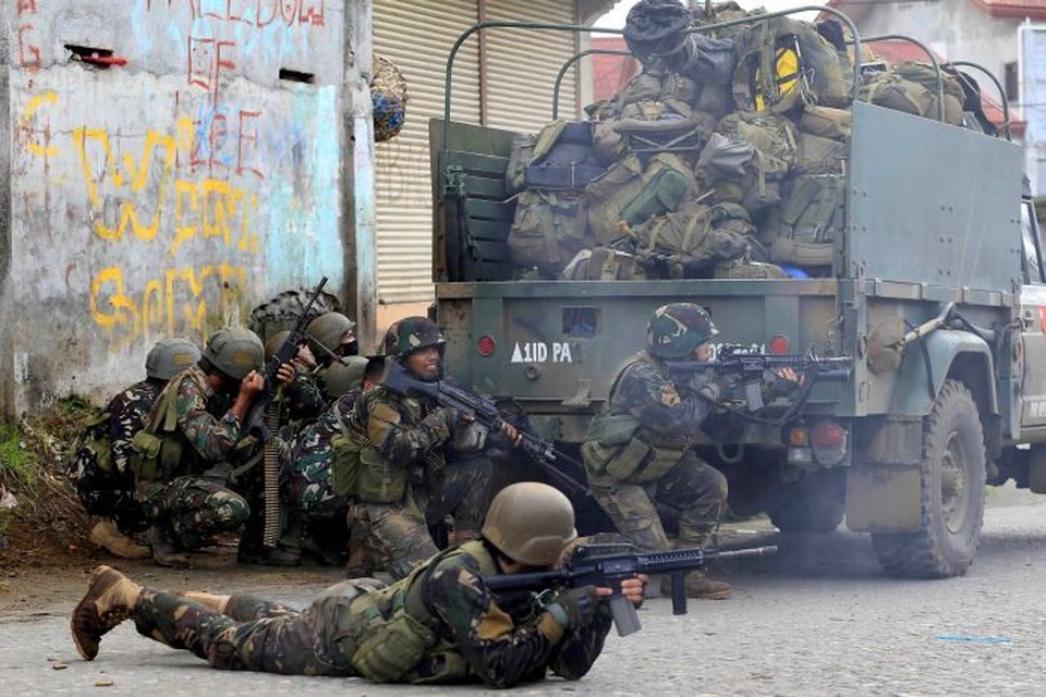 Vì sao quân đội Philippines chưa thể “xóa sổ” phiến quân thân IS tại Marawi? - 2 Địa hình tác chiến ở khu vực thành phố gây không ít khó khăn cho quân đội chính phủ Philippines (Ảnh: Reuters)