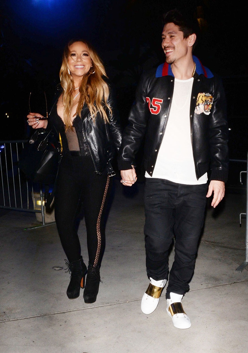Mariah Carey "nối lại tình xưa" với bồ kém 13 tuổi - 6
Mariah Carey rạng rỡ và tươi tắn hơn từ khi tái ngộ bồ trẻ Bryan Tanaka - 1 người hôm mộ cô đã hơn 10 năm nay.