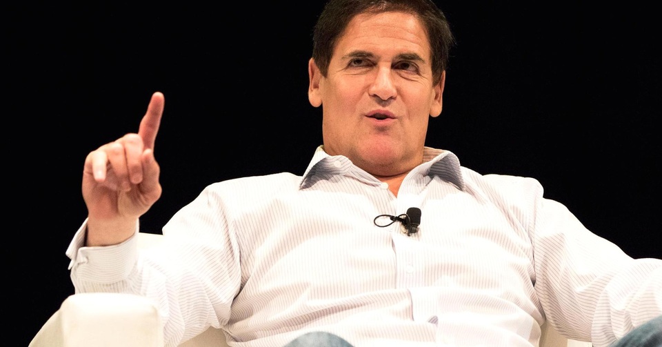 Tỷ phú Mark Cuban mách 3 mẹo tiết kiệm tiền trong năm 2018 - 1 Tỷ phú Mark Cuban khuyên không nên dùng thẻ tín dụng và không bao giờ được để tiền ngủ trong năm 2018. (Nguồn: Gabriel Grams | CNBC)
