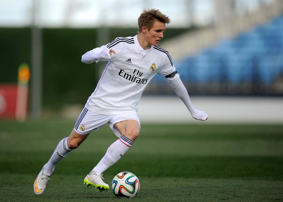 Martin Odegaard nổi lên cách đây vài năm khi chuyển sang thi đấu cho Real Madrid ở tuổi 16. Dù vậy, cầu thủ này vẫn chưa tạo nên sức bật trong sự nghiệp. Hiện tại, cầu thủ này đang khoác áo Heerenveen ở giải VĐQG Hà Lan theo hợp đồng cho mượn.