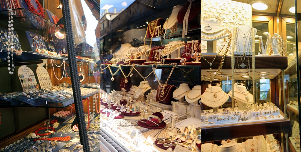 Những ngày đẹp trời ở Florence - 3
Trang sức được bày bán rất nhiều ở đây