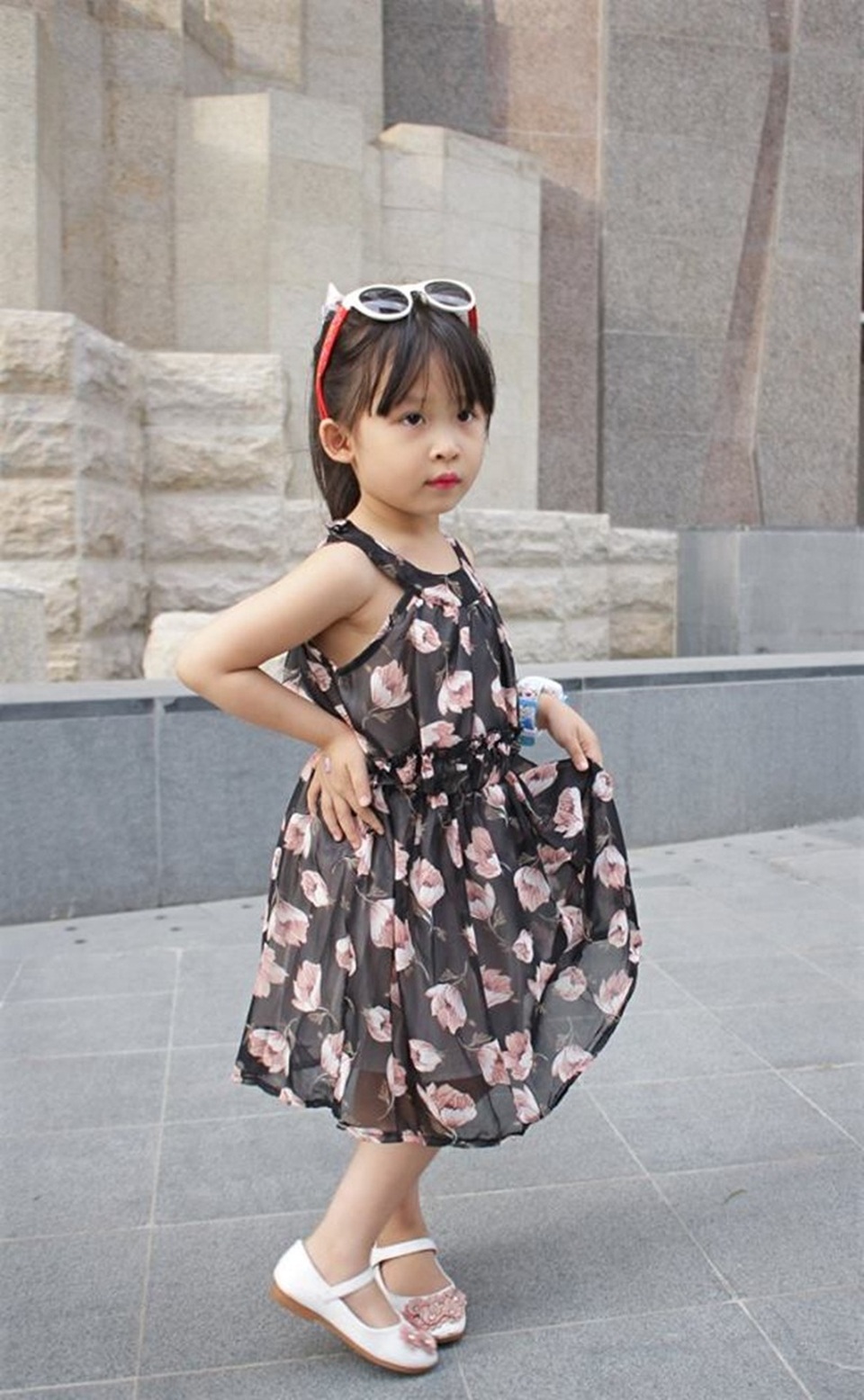 “Chi Pu phiên bản nhí” đốn tim với phong cách siêu mẫu - 4 “Chi Pu phiên bản nhí” đốn tim với phong cách siêu mẫu - 4