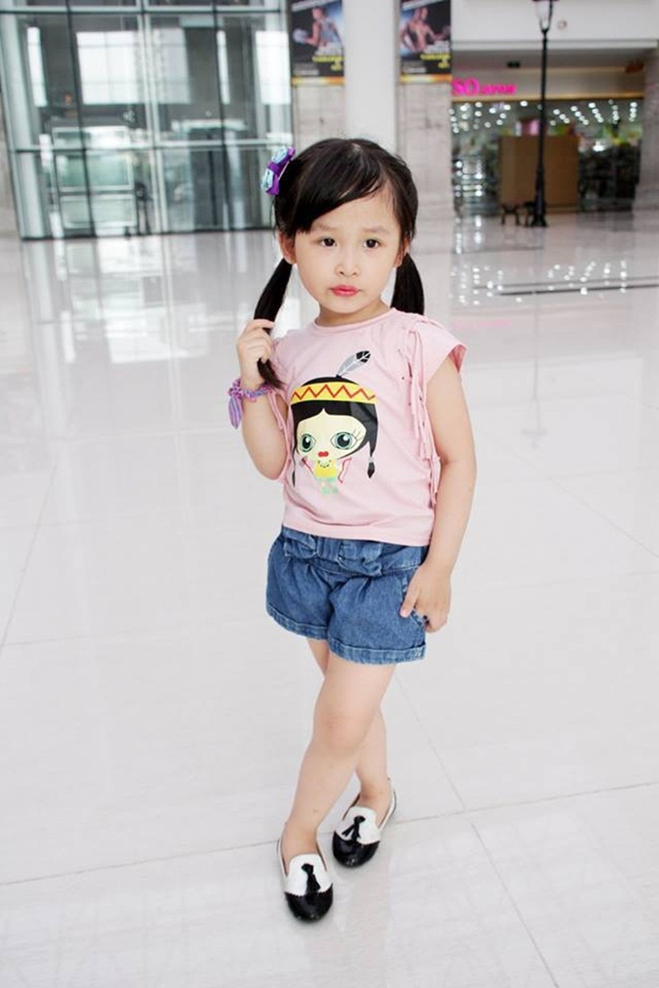 “Chi Pu phiên bản nhí” đốn tim với phong cách siêu mẫu - 10 “Chi Pu phiên bản nhí” đốn tim với phong cách siêu mẫu - 10