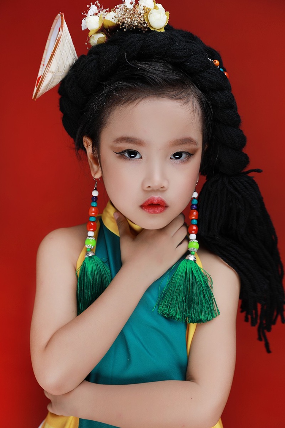 Mẫu nhí Phương Anh một lần nữa ghi điểm với giới chuyên môn bởi biểu cảm đầy cuốn hút của mình