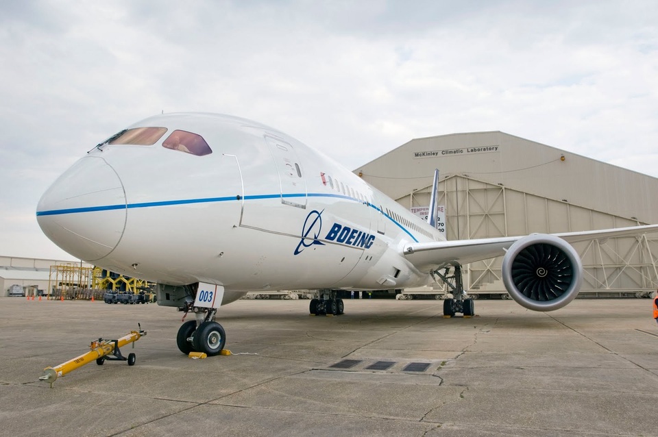 Đây là lý do tại sao hầu hết máy bay đều sơn màu trắng - 2 Đây là lý do tại sao hầu hết máy bay đều sơn màu trắng - 2