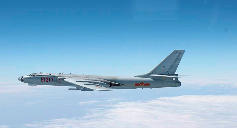 Mỹ: Trung Quốc đưa máy bay ném bom tới Trường Sa - 1 Máy bay ném bom H-6 của Trung Quốc (Ảnh: Reuters)