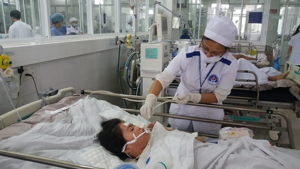 Sự sống mong manh của cô gái trẻ Hrê bị bệnh suy nhược cơ - 2 Hiện Mấy đang điều trị tại Bệnh viện Đà Nẵng