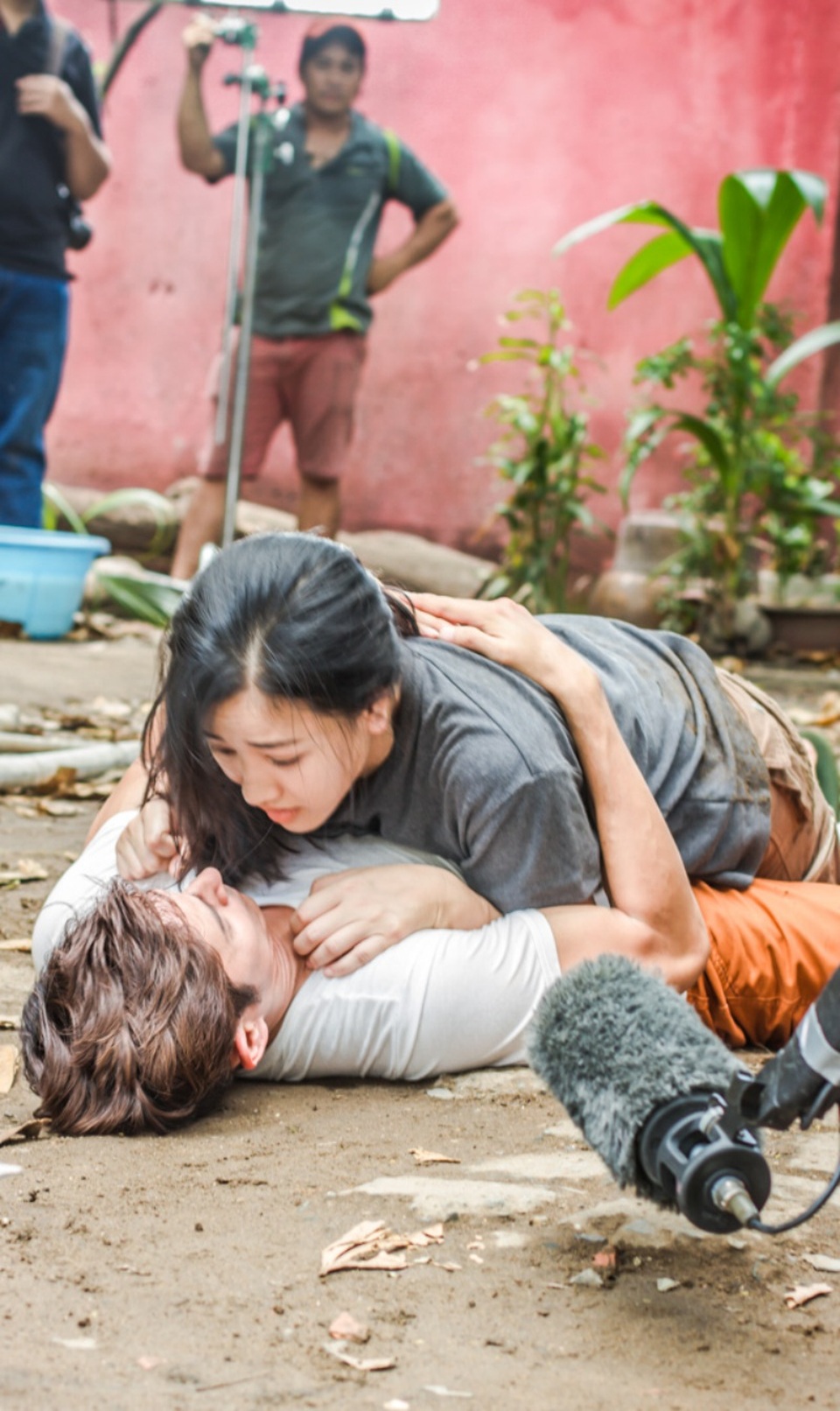 Cả hai có nhiều cảnh quay thân mật và tình cảm