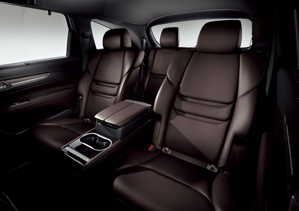 Mazda chính thức giới thiệu mẫu CX-8 - 3