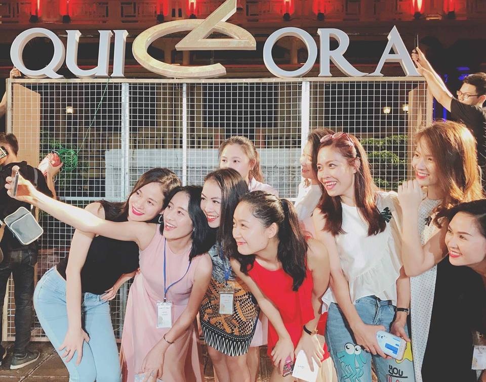 Hậu trường dàn gái xinh, trai đẹp hot nhất VTV đi... catwalk - 1 Hình ảnh hậu trường đáng yêu của những gương mặt nổi tiếng trên sóng truyền hình.