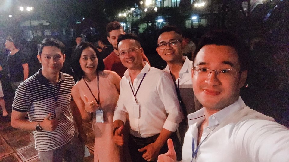 Hậu trường dàn gái xinh, trai đẹp hot nhất VTV đi... catwalk - 3 Phí Linh và dàn trai đẹp của VTV.