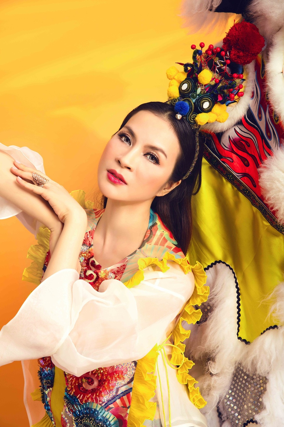 MC Thanh Mai “mộng mị” trong bộ ảnh cảm hứng từ tín ngưỡng thờ Mẫu - 3 MC Thanh Mai “mộng mị” trong bộ ảnh cảm hứng từ tín ngưỡng thờ Mẫu - 3