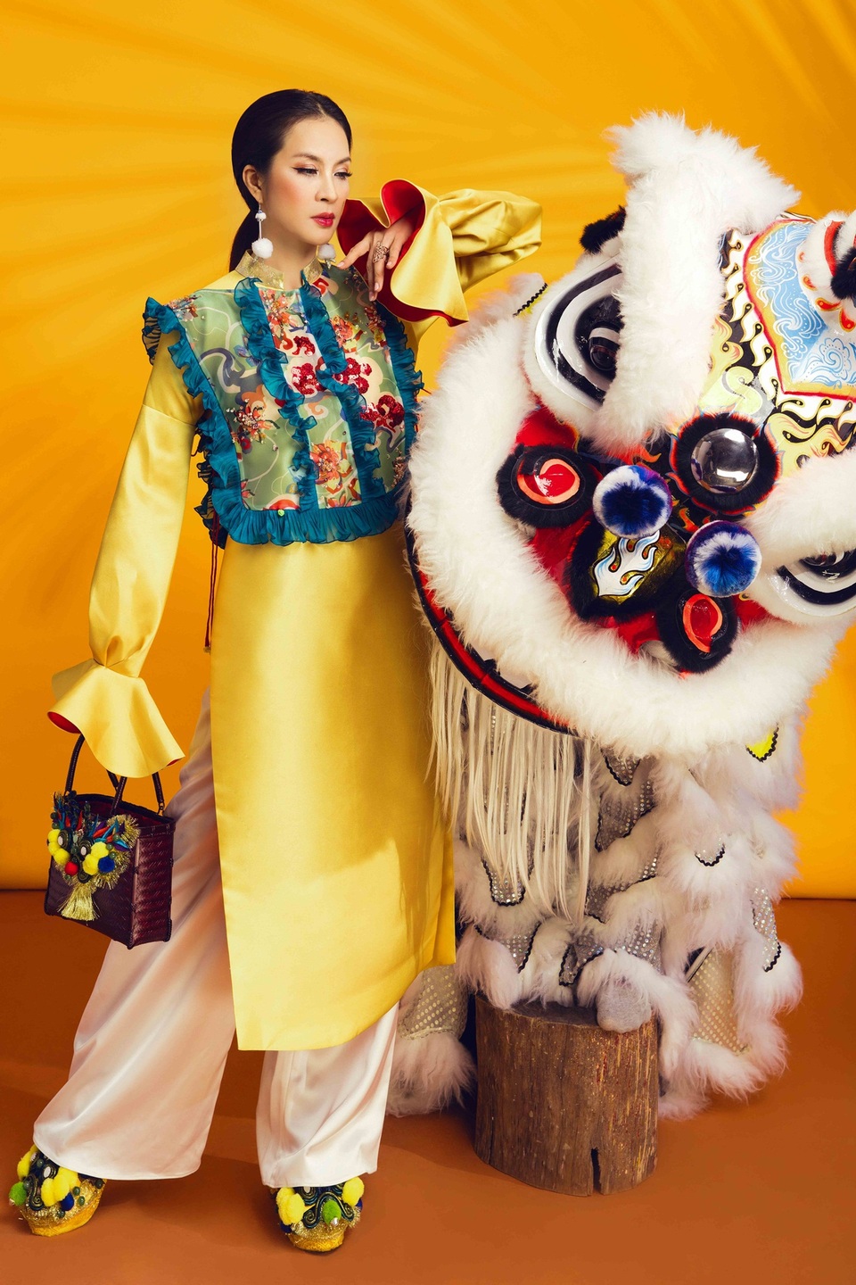 MC Thanh Mai “mộng mị” trong bộ ảnh cảm hứng từ tín ngưỡng thờ Mẫu - 10 MC Thanh Mai “mộng mị” trong bộ ảnh cảm hứng từ tín ngưỡng thờ Mẫu - 10