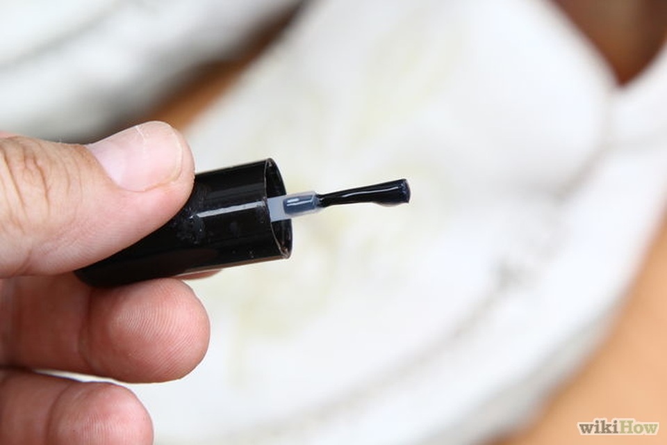 Mẹo làm sạch giày trắng mà không cần đến thuốc tẩy - 4 Mẹo làm sạch giày trắng mà không cần đến thuốc tẩy - 4