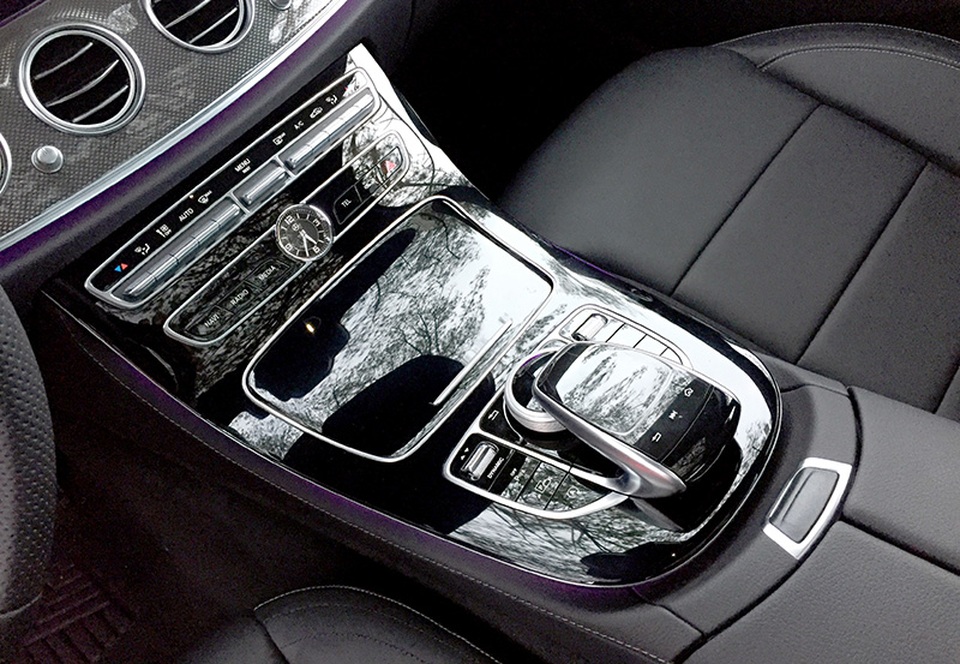 Mercedes-Benz lắp ráp E300 AMG, rẻ hơn bản nhập khẩu 280 triệu đồng - 6