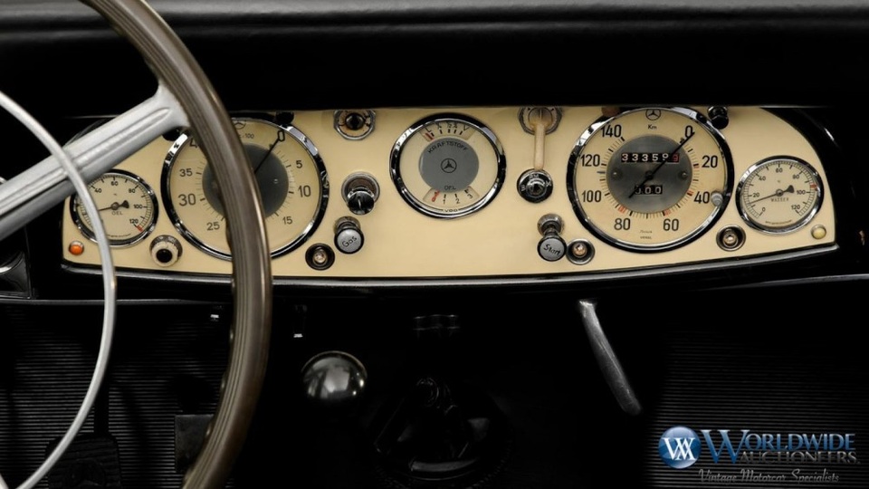Cận cảnh chiếc Mercedes-Benz bọc thép của Hitler - 5 Cận cảnh chiếc Mercedes-Benz bọc thép của Hitler - 5