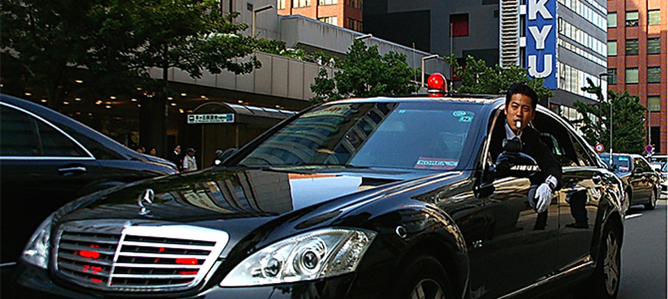 Mercedes-Benz bị "tuýt còi" tại Hàn Quốc - 1 Mercedes-Benz bị "tuýt còi" tại Hàn Quốc - 1