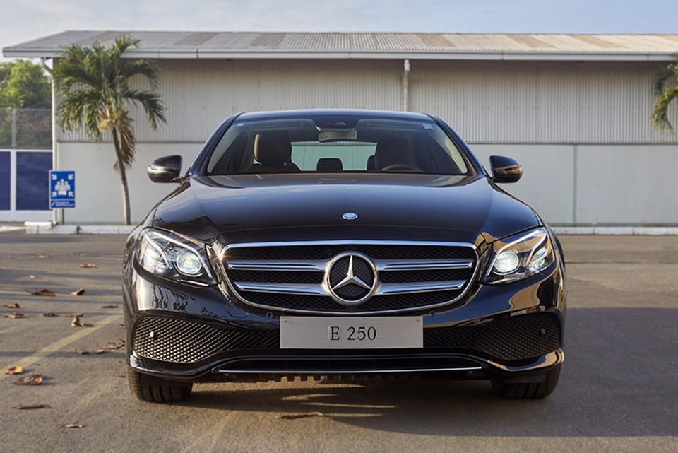 Mercedes-Benz lắp ráp thêm E250, Volvo đưa S90 mới về Việt Nam - 1 Mercedes-Benz lắp ráp thêm E250, Volvo đưa S90 mới về Việt Nam - 1