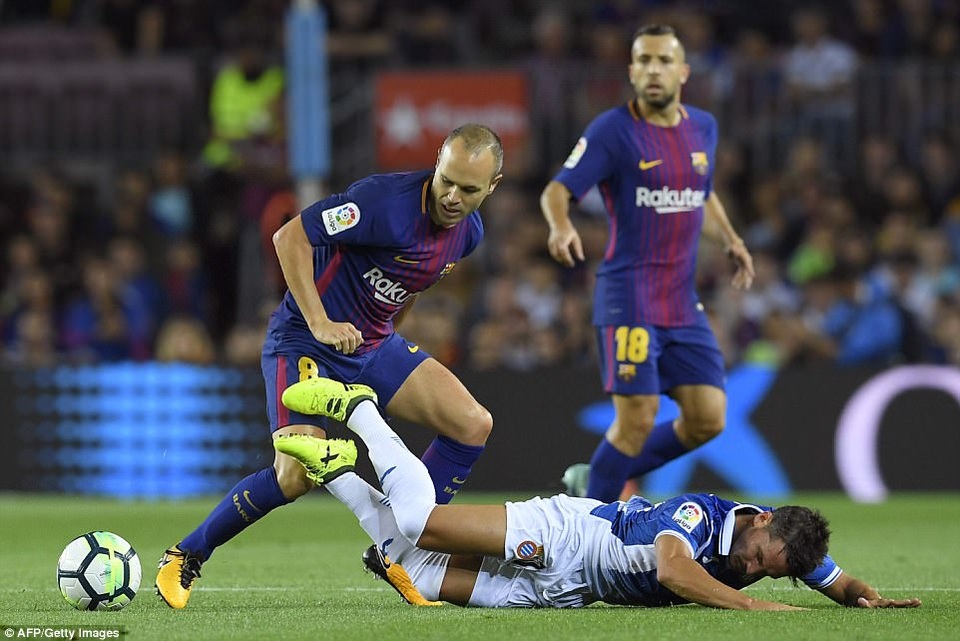 Barcelona 5-0 Espanyol: Cú hattrick của Messi - 2
Barcelona chơi áp đảo hoàn toàn trước Espanyol ở trận derby Catalan