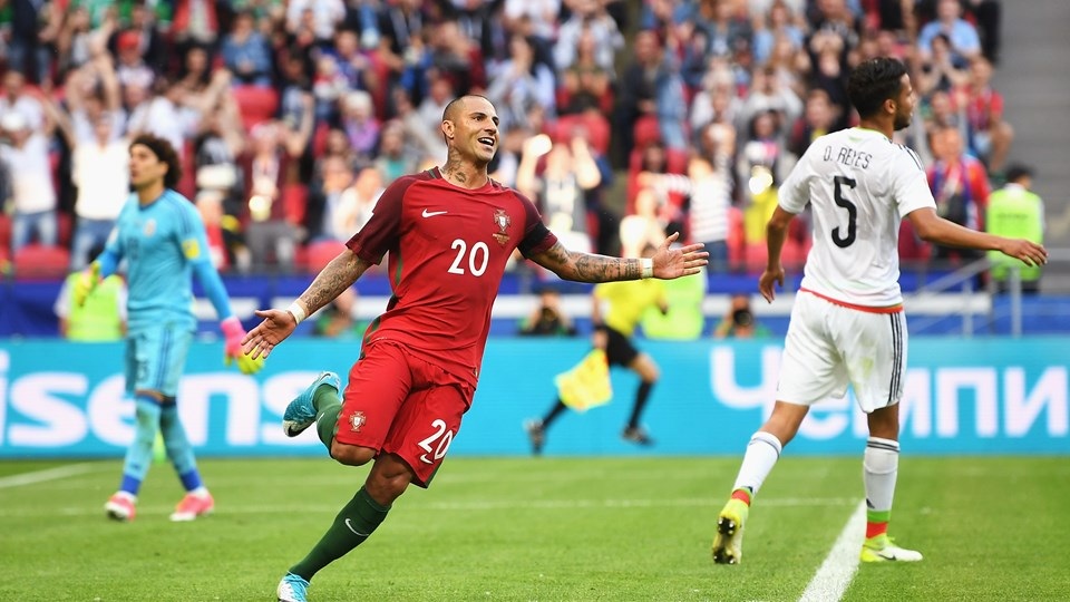 C.Ronaldo chơi ấn tượng, Bồ Đào Nha vẫn bị Mexico cầm hòa - 1
Quaresma là người mở tỷ số cho Bồ Đào Nha