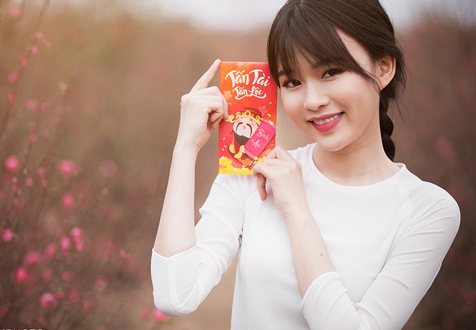 Nữ sinh Bưu chính làm duyên với hoa đào Nhật Tân - 9 Nữ sinh Bưu chính làm duyên với hoa đào Nhật Tân - 9