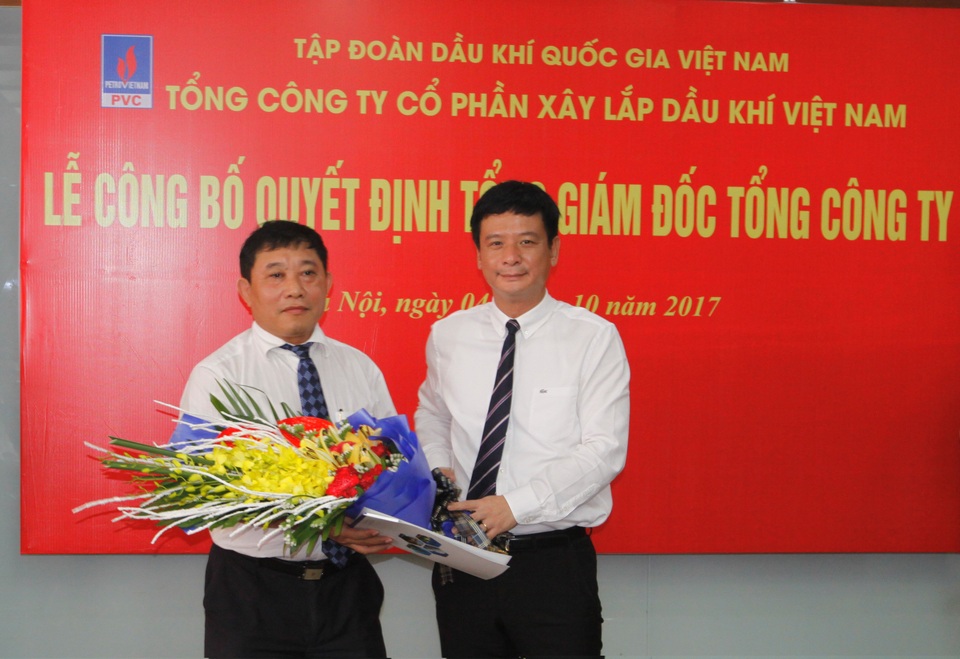 PVC đã cử người thay thế lãnh đạo bị bắt - 1 Ông Nguyễn Đình Thế nhận quyết định bổ nhiệm