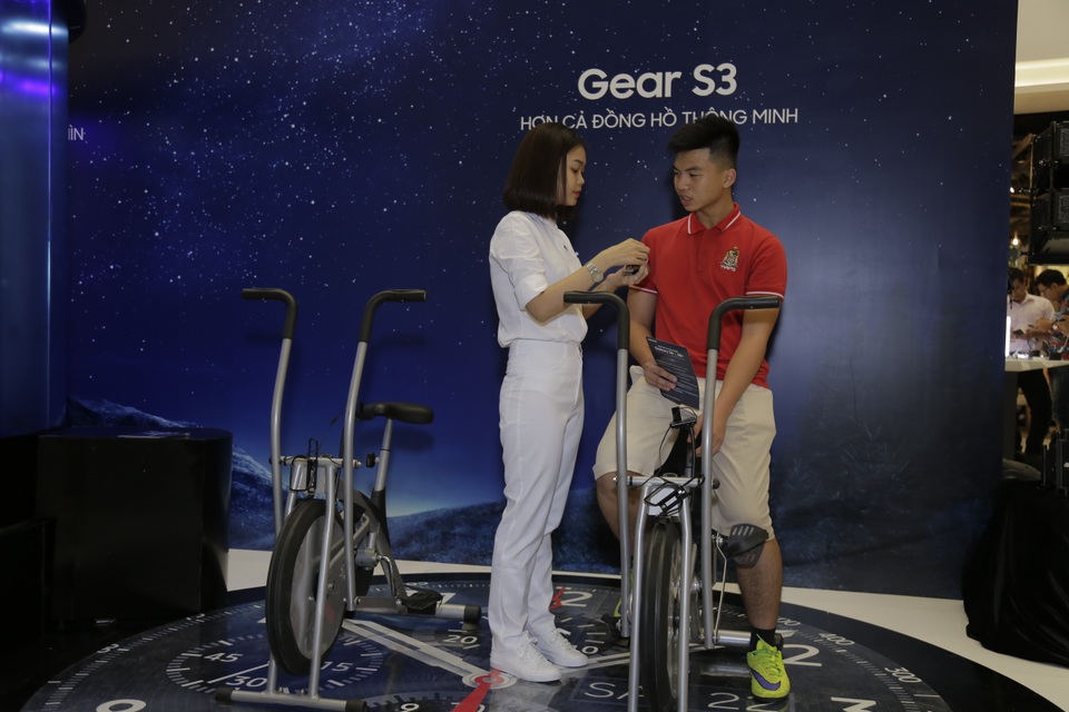 Livestream giữa bão tuyết và khám phá vũ trụ vô cực tại Galaxy Studio - 5
Đến Galaxy Studio đâu chỉ chụp ảnh, xem phim, chơi game … mà còn được trải nghiệm cảm giác đạp xe đạp cực kỳ vui nhộn.