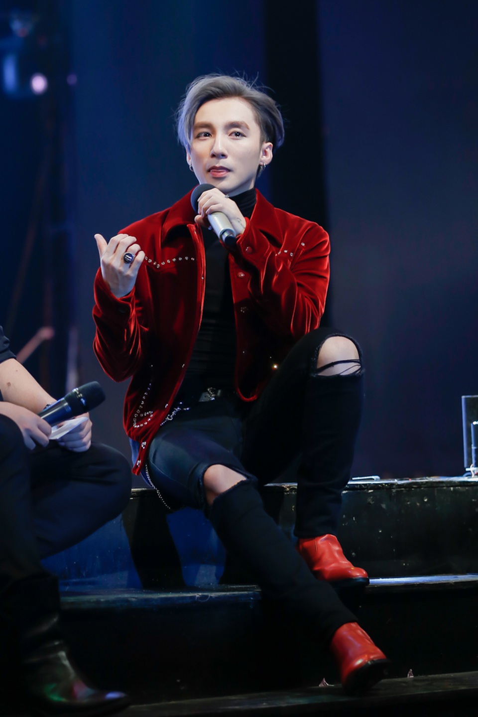 Sơn Tùng M-TP lập kỷ lục mới ngay ngày đầu năm - 4 Sơn Tùng M-TP lập kỷ lục mới ngay ngày đầu năm - 4