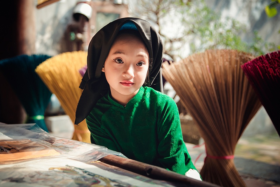 "Tiểu" Châu Tấn "chất lừ" với khăn mỏ quạ, áo dài xưa - 9 "Tiểu" Châu Tấn "chất lừ" với khăn mỏ quạ, áo dài xưa - 9