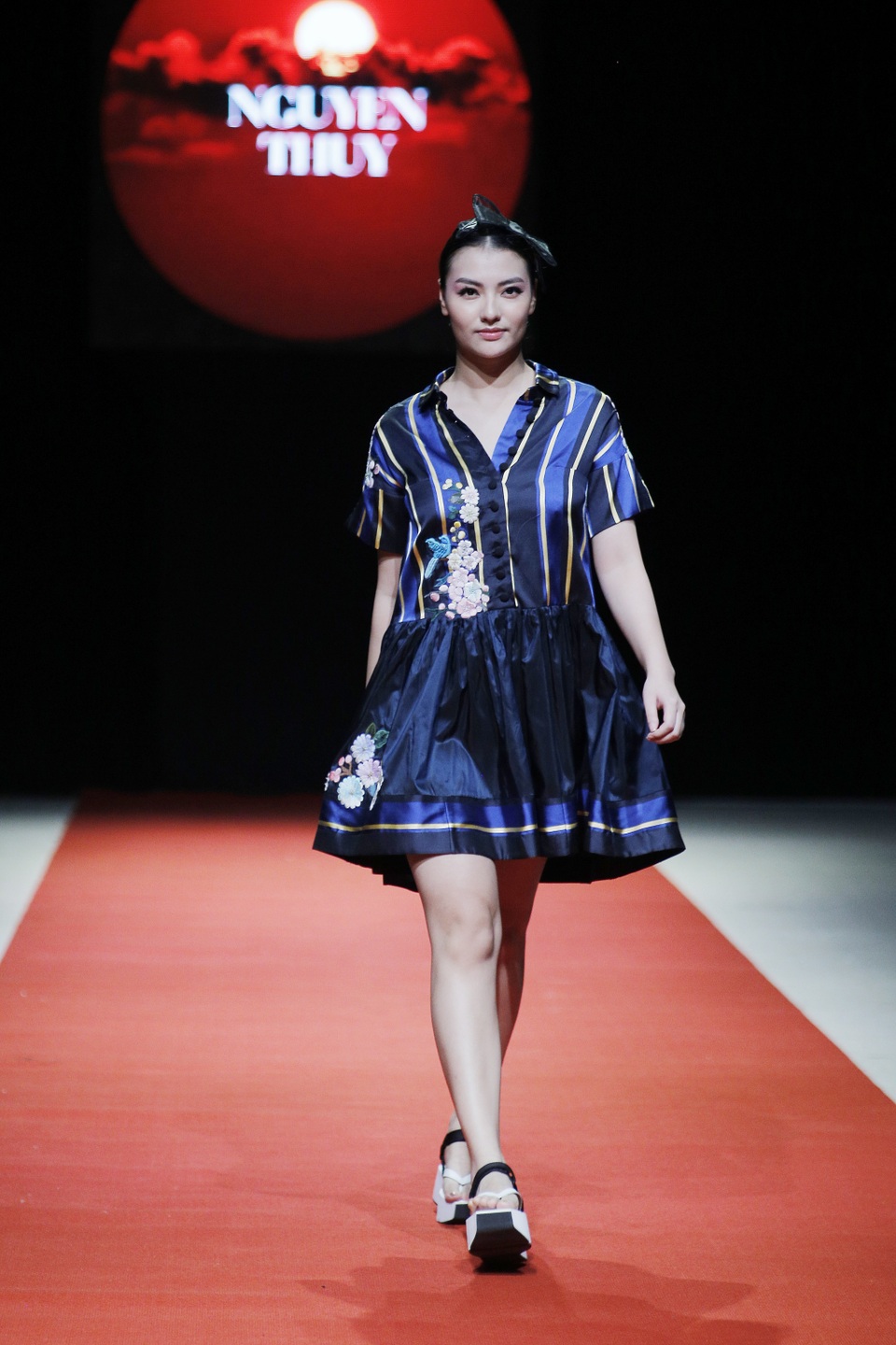 Phong cách chủ đạo của Nguyễn Thúy là các sản phẩm thuộc dòng thời trang ứng dụng.